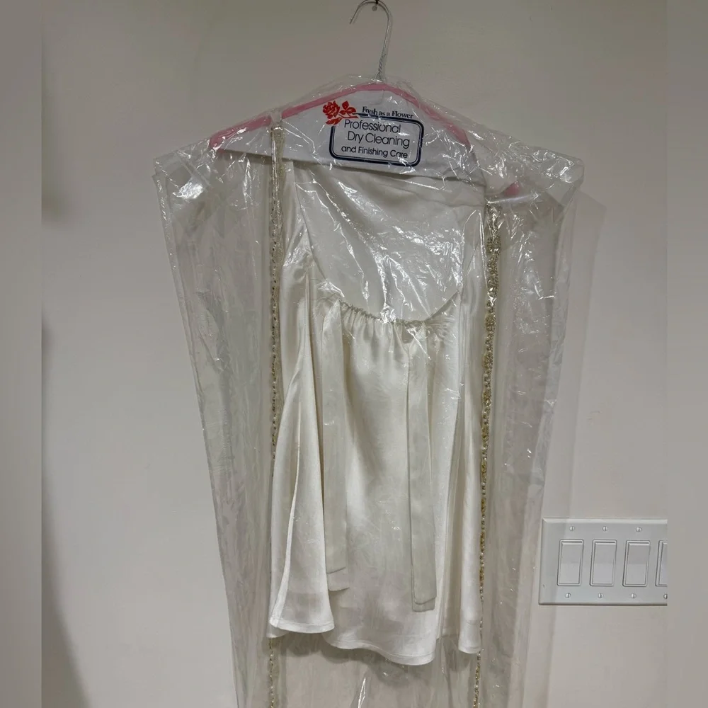 Sisters the Label - SOFIA MINI DRESS - PEARL SILK - Picture 10 of 13